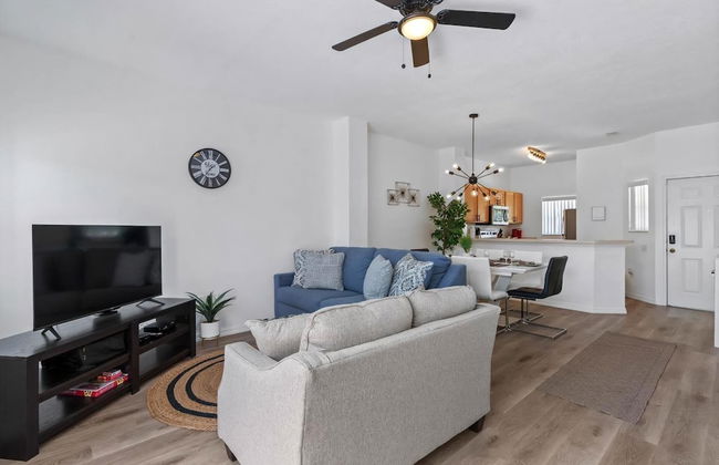 Amazing 3BR 2BA Townhome With Lake View at Terra Verde! - Foto 30