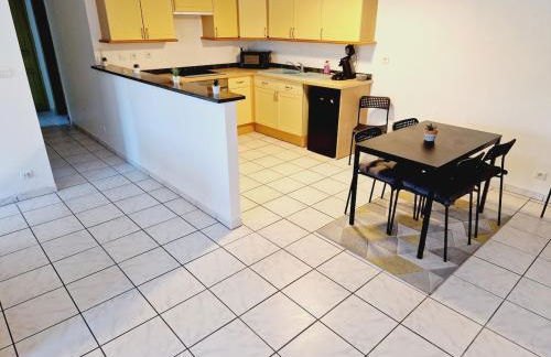 2 Bedrooms Private Parking Wifi TV - Foto 9