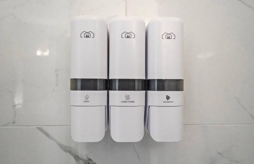 Nr DT, Med Center, Midtown Sleeps 16 Game Room - Photo 26