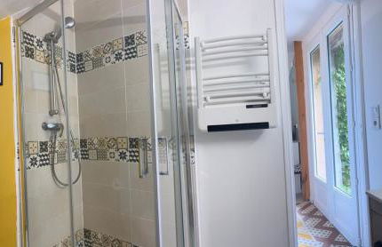 Appartement dans maison avec jardin privatif - Photo 9