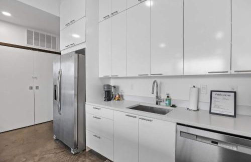 Chic Downtown Condo Steps from UIowa & Nightlife - Foto 13