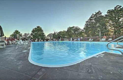 Retreat @ the Hills w/ Pets and Game Room - Foto 29