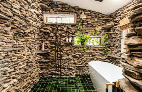Stunning Catskills Cabin - Photo 32
