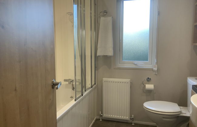 Clouded Yellow - Beautiful Modern Lodge, Kippford - Photo 15