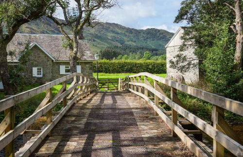 Enchanting,rustic, Dundurn Mill with stunning views and private river - Photo 2