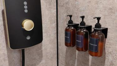 Macaldrack's Loft - Photo 4, Shower