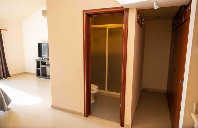 Room in Guest Room - 14 Comfortable Suite for 2 People - Photo 29