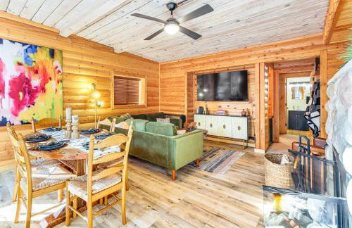 Walk to Golf, Lake Twain Harte Cabin with Fireplace - Photo 5