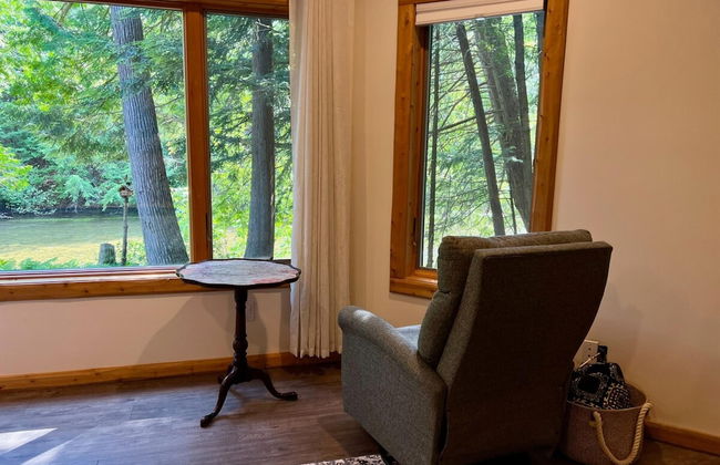 Boardman Monarch Upscale River Lodge HOT Tub! - Foto 44