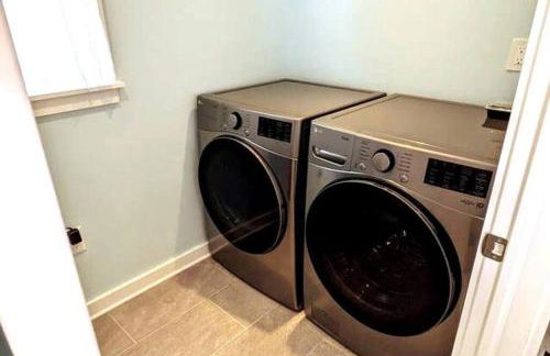 Walkable Elmwood Cottage, No Chores 2Bath 2BR 2Car - Foto 18