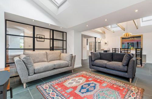 Mill Lodge, Middle Mill, Solva, Pembrokeshire - Photo 2