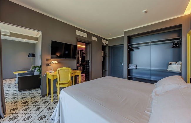 Hotel DeVille - Photo 36