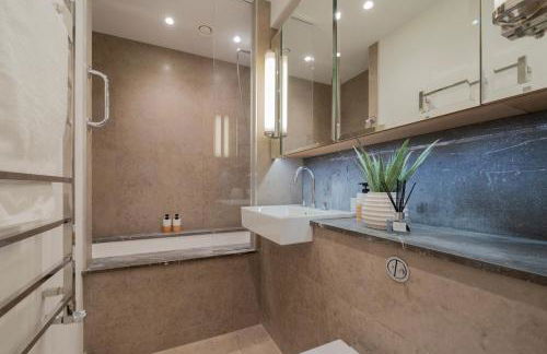 Mayfair's Luxurious Gem with Terrace - Foto 17