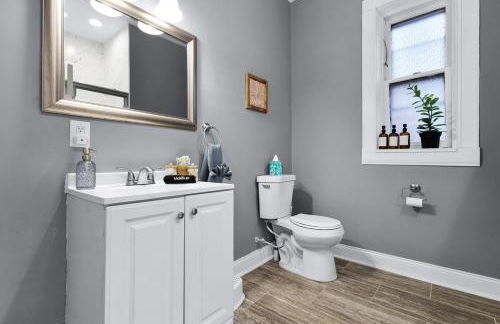 Spacious Modern 5BR Home Near Downtown St Louis - Foto 27