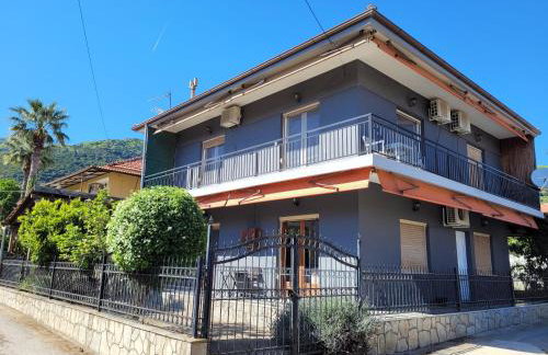 Cosy house Stratoni Chalkidiki 300m from beach - Foto 1