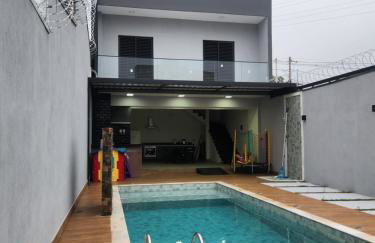 Sobrado novo e lindo com piscina - Foto 4