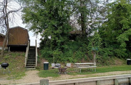 Cozy Riverside Cabin Rental with Fishing Access on Wolf River, Wisconsin - Foto 11