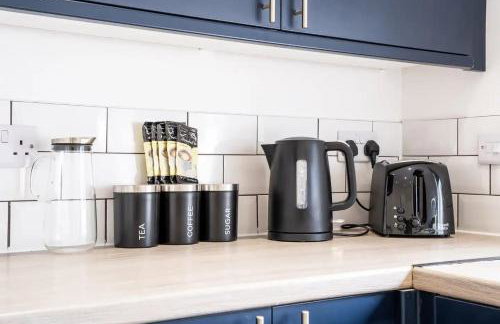 Recently renovated stylish home parking - Pass the Keys - Photo 14