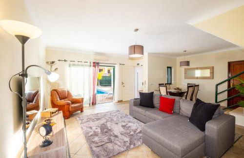 Villa Sequeira - Private Pool - Free WIFI - BY BEDZY - Foto 8