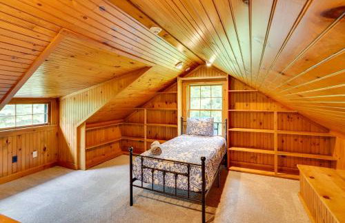 Secluded Elka Park Cabin Hot Tub and Fire Pit! - Foto 14