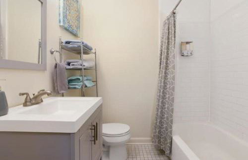 Fabulous Franklin 2BD steps from St Claude Ave - Foto 11