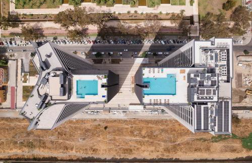 Urban Sky with Balcony and Sea View P&O 26H - Photo 12