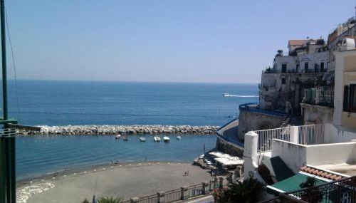 Francesca House - Photo 4