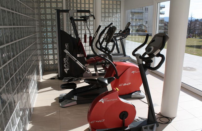 Indoor Swimming Pool, Sauna, Fitness, Private Gardens, Spacious Modern Apartment - Foto 17