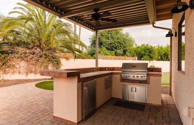 Desert Ridge by Avantstay Spacious Oasis w/ Pool & Hot Tub - Foto 24