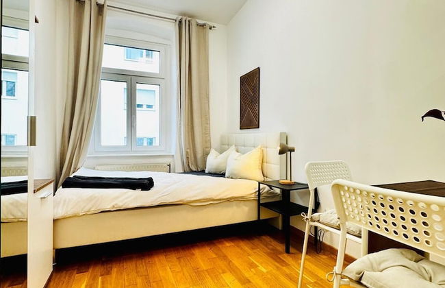 Comfy 4BR 10 Min Transport to Stadthalle - Photo 24