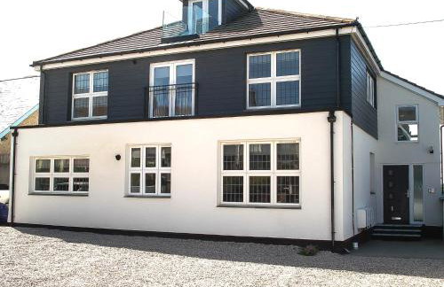 Meadow View Apartments are 2 and 3 bedroomed with private parking - Foto 4