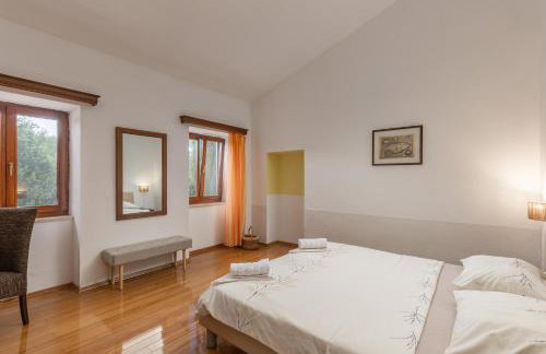 Pool House In Greenery - Happy Rentals - Foto 12