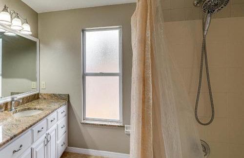 Family Oasis with Game Room and Pool in Davenport! - Foto 20