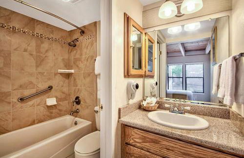 South Lake Tahoe Resort - Steps to Beach & Close to Heavenly - Foto 13