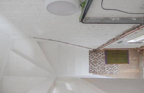 The Old Bakery - Stay in what was the dirty dusty old store rooms - Foto 4