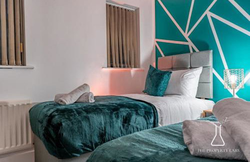 Luxury Birmingham City Centre Townhouse with BALCONY- Sleeps 10 - FREE Parking - Perfect for Contractors, Business Travellers, Families and other Groups - Near Bullring, Newstreet, Selfridges, NEC, NIA & Birmingham airport - Photo 44