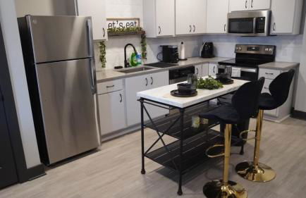 Gorgeous High-Rise On The River - Foto 2