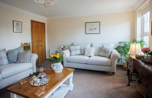 Saintfield Centre - Sleeps 8 - Garage & patio - Foto 7