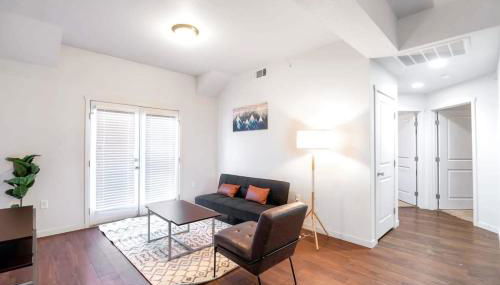 Fully Furnished 2BR Centrally Located with Pool - Photo 2