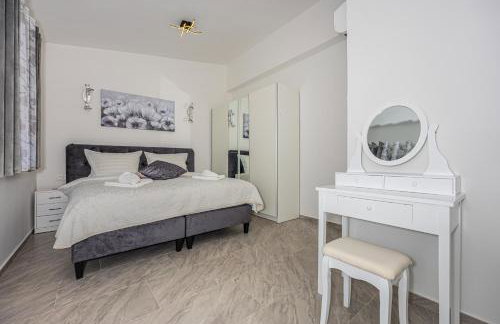 VILLA NINA MALINSKA 150m FROM THE BEACH, SWIMMING POOL - Foto 15