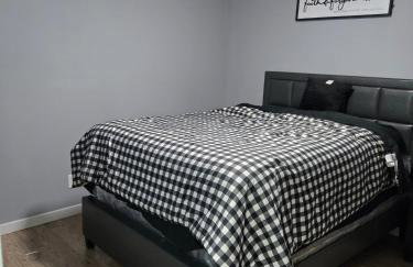 Upscale Peaceful Stay in Gary - Foto 11