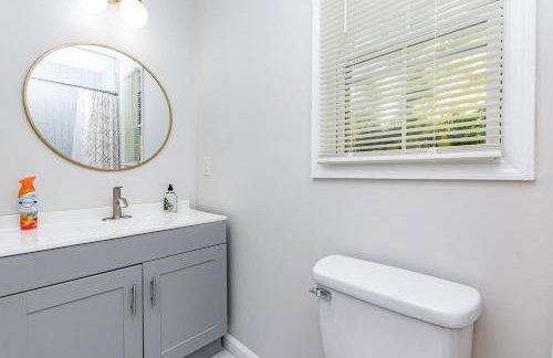 Modern bungalow in the heart of Raleigh w King bed - Foto 22