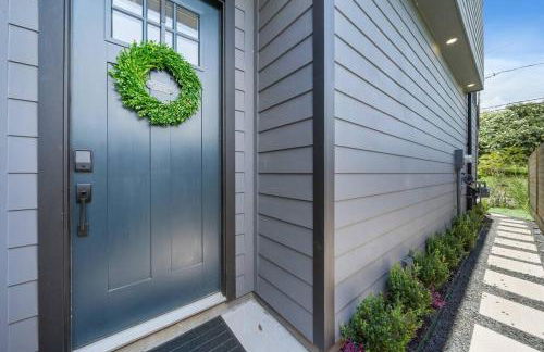 Black House - Downtown Elegance with HotTub and King Beds - Foto 10