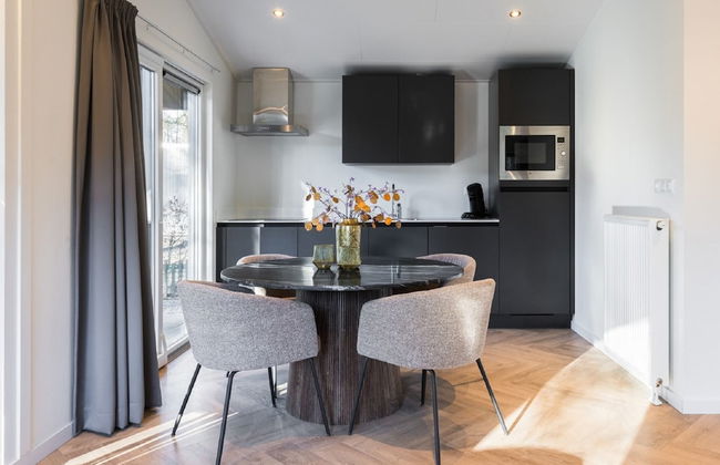 Lodge in Netherlands With Furnished Terrace - Photo 9