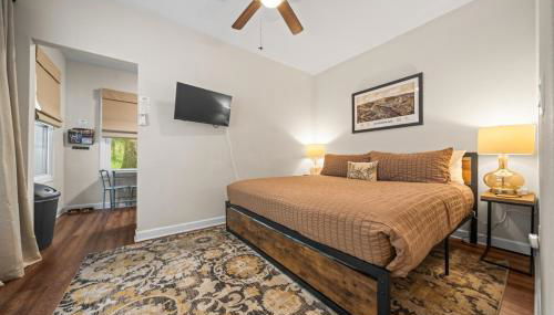 Mountain Bungalow-Walk to Downtown/Biker's Dream! - Foto 4