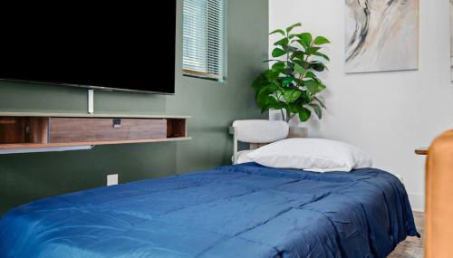 PFR Suites - Highland, 3BR 2BA Shadyside Condo, Penthouse Unit, 2 Decks, Off-Street Parking, 4th Floor Walkup - Foto 4