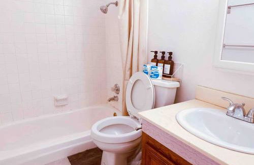 Charming 3BR Retreat near Disneyland Downtown LA! - Foto 22