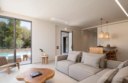 Amalthia Villa, Heated Pool & Walk to the Beach, By ThinkVilla - Photo 31