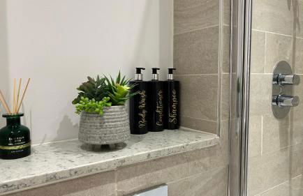 Elegant Modern 2-Bed Apartment steps from Belfast City Centre - Foto 20