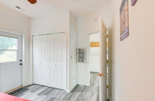 Apt with Lake Views - Day Trip to Virginia Tech! - Foto 10